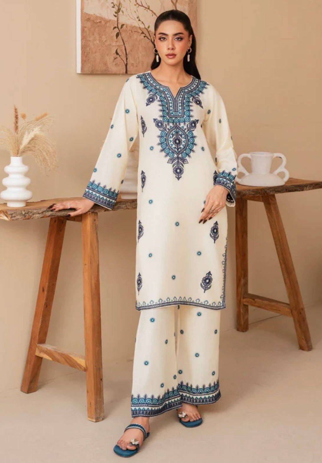 Embroidered 2-pcs stitched