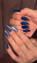Cat eye nails